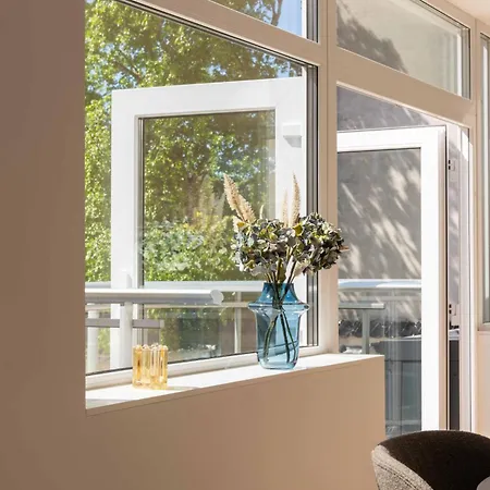 Apartment Newly Renovated 2br With Balcony *