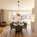 Apartmán Newly Renovated 2br With Balcony *