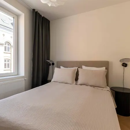 Newly Renovated 2br With Balcony