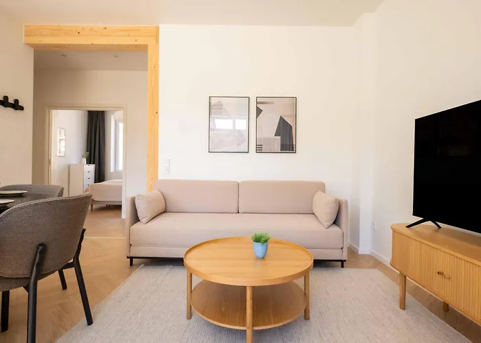 Newly Renovated 2br With Balcony