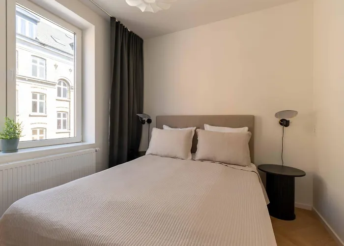 Newly Renovated 2br With Balcony