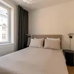 Newly Renovated 2br With Balcony