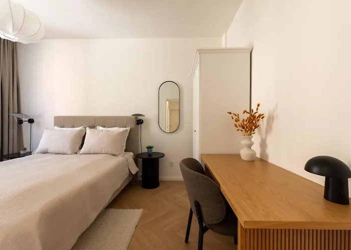 Newly Renovated 2br With Balcony * קופנהגן